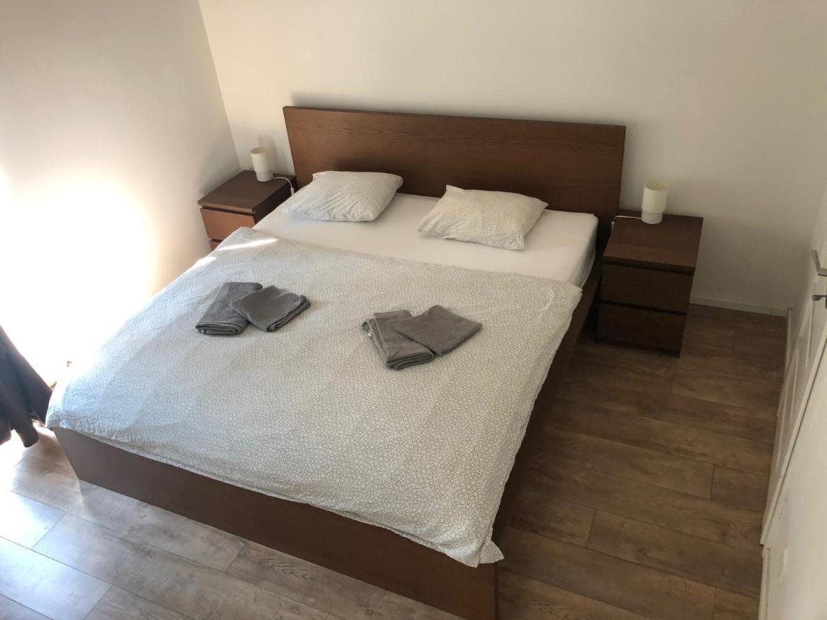 Apartman V Centre Michaloviec Michalovce Luaran gambar