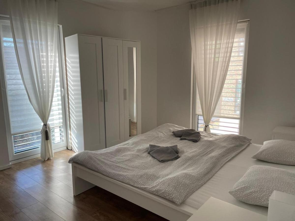Apartman V Centre Michaloviec Michalovce Luaran gambar